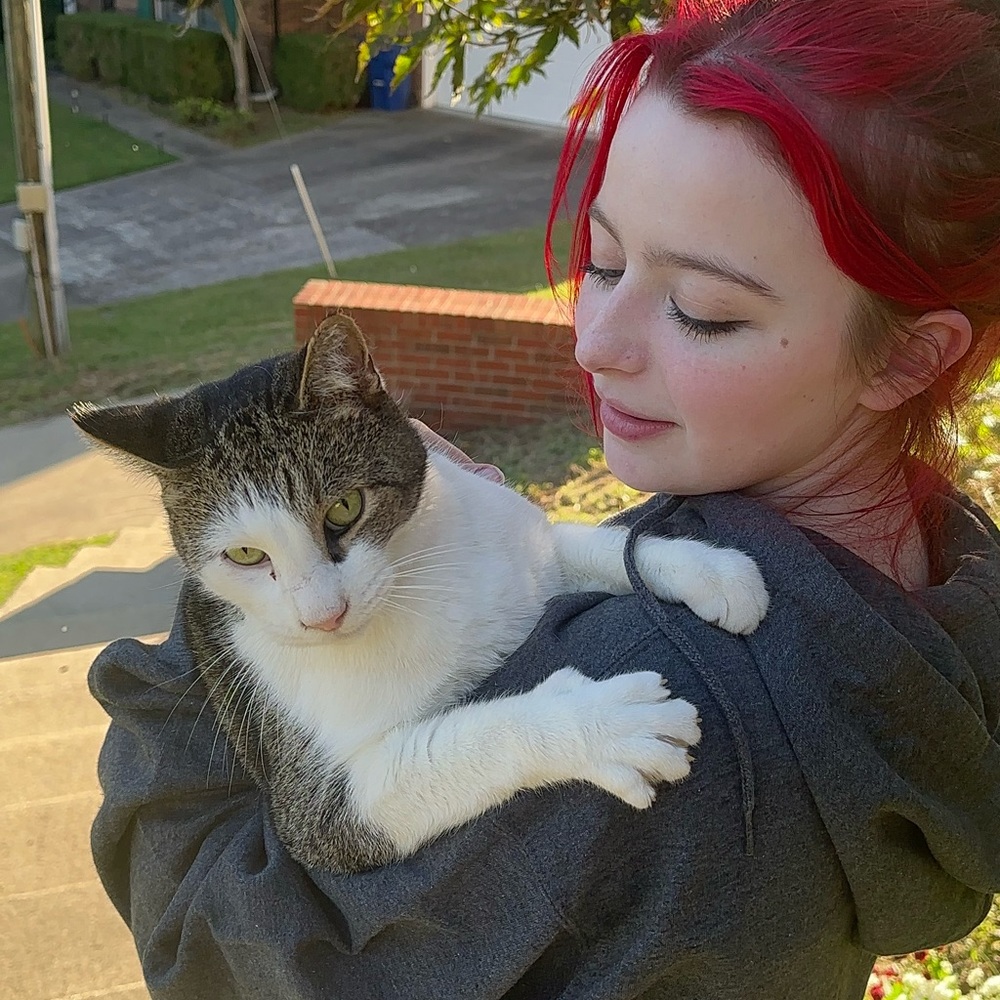 Meet your Posher, Chloe